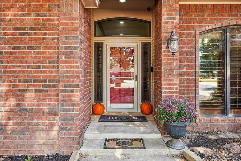 11500 S Ross Avenue Property Photo 4