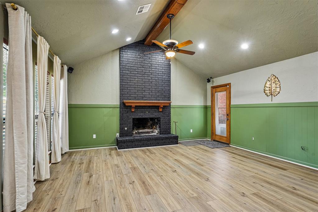 11500 S Ross Avenue Property Photo 8