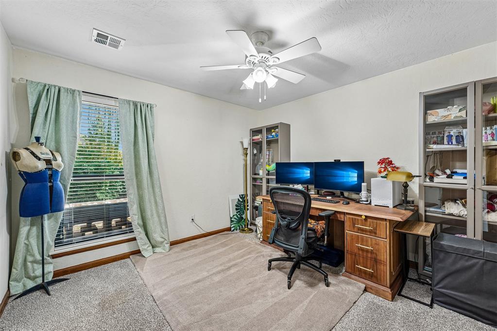 11500 S Ross Avenue Property Photo 17