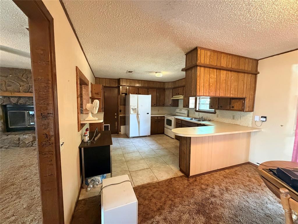 1104 Hillcrest Drive Property Photo 6