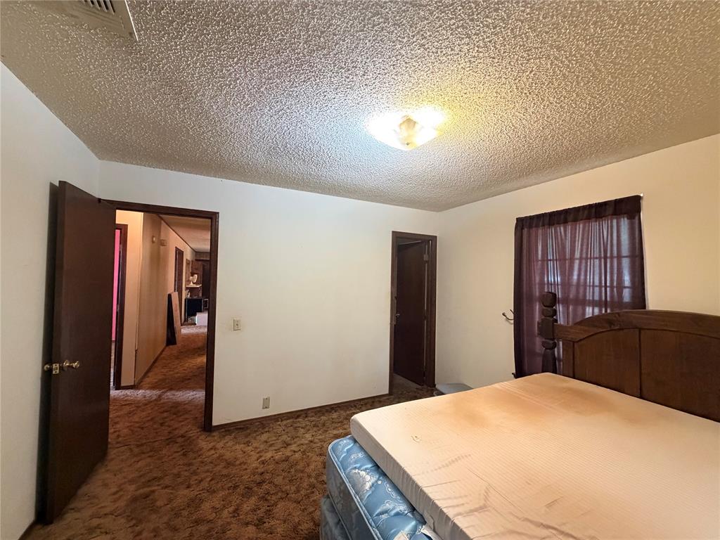 1104 Hillcrest Drive Property Photo 17