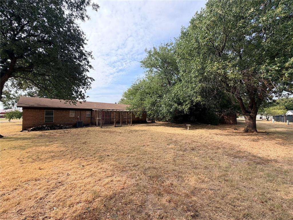 1104 Hillcrest Drive Property Photo 18