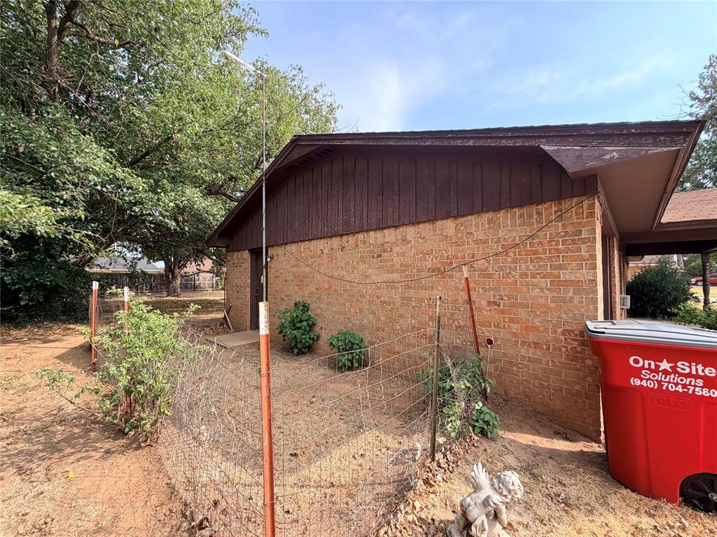 1104 Hillcrest Drive Property Photo 19