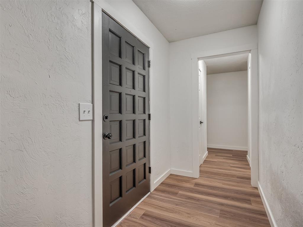 1819 Lakehurst Drive Property Photo 4
