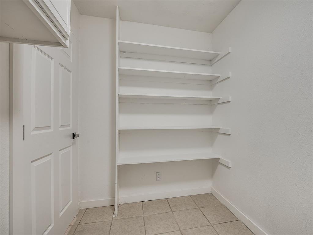 1819 Lakehurst Drive Property Photo 9