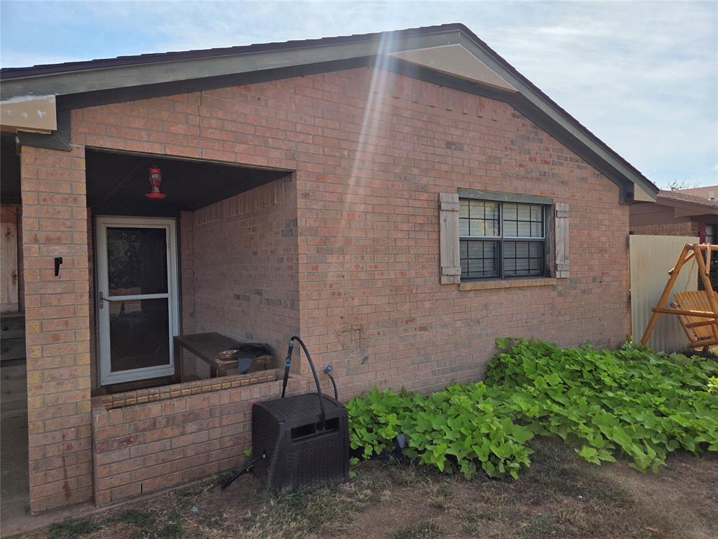 124 E Gardner Street Property Photo 5