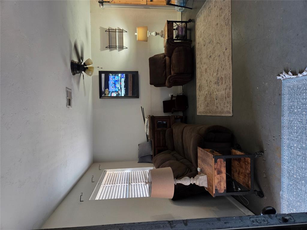 124 E Gardner Street Property Photo 8