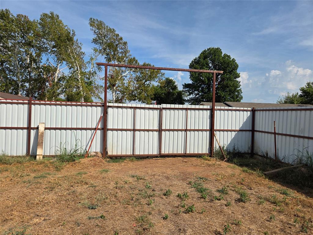 124 E Gardner Street Property Photo 27