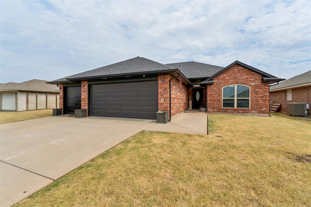 616 Madeline Lane Property Photo 1