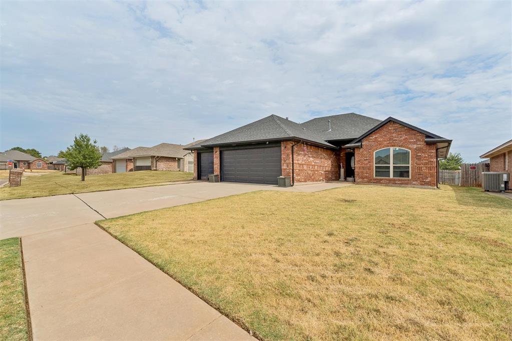 616 Madeline Lane Property Photo 2