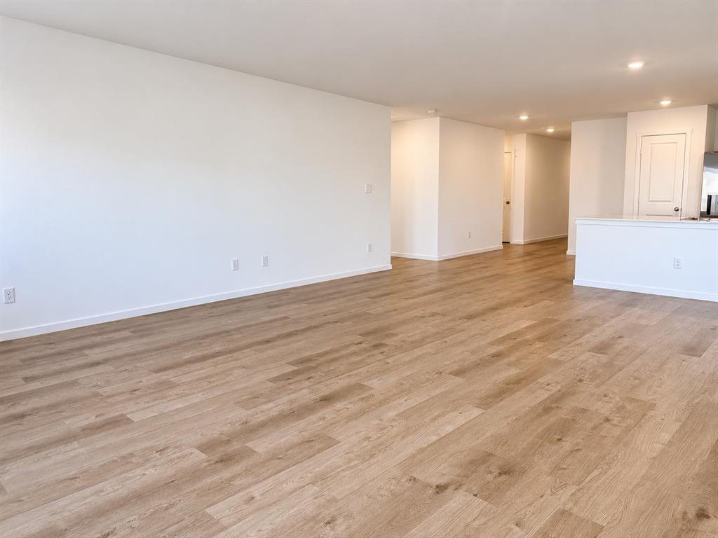 18331 Se 41st Street Property Photo 3