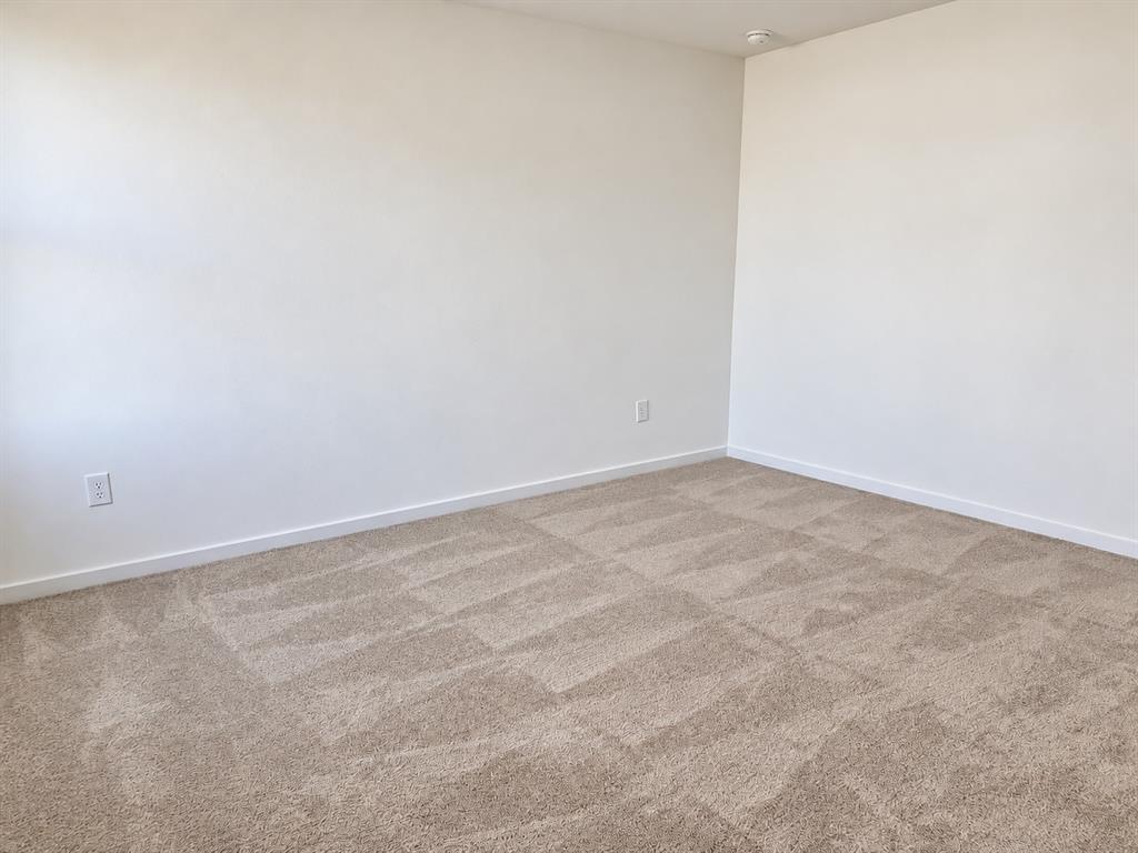 18331 Se 41st Street Property Photo 6