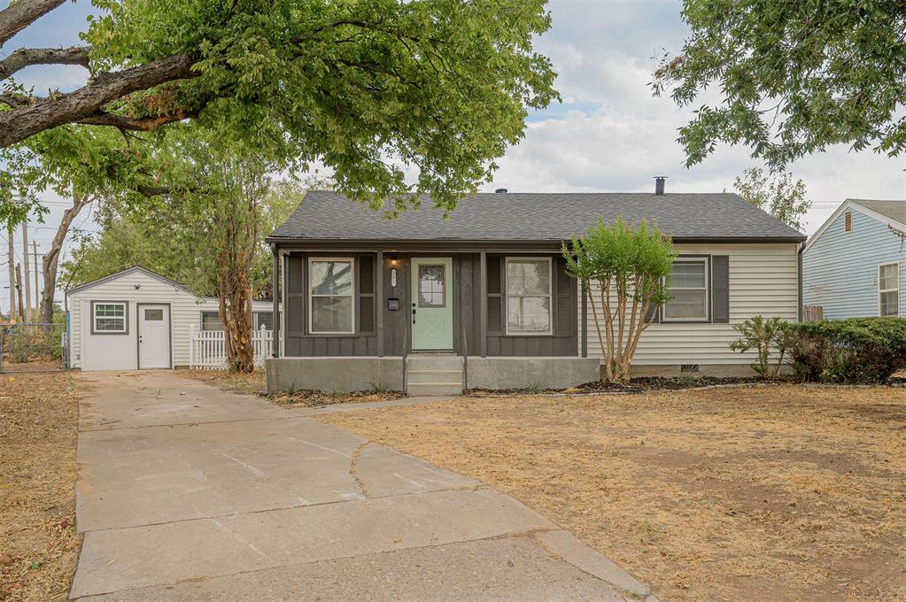 231 Russell Drive Property Photo 1