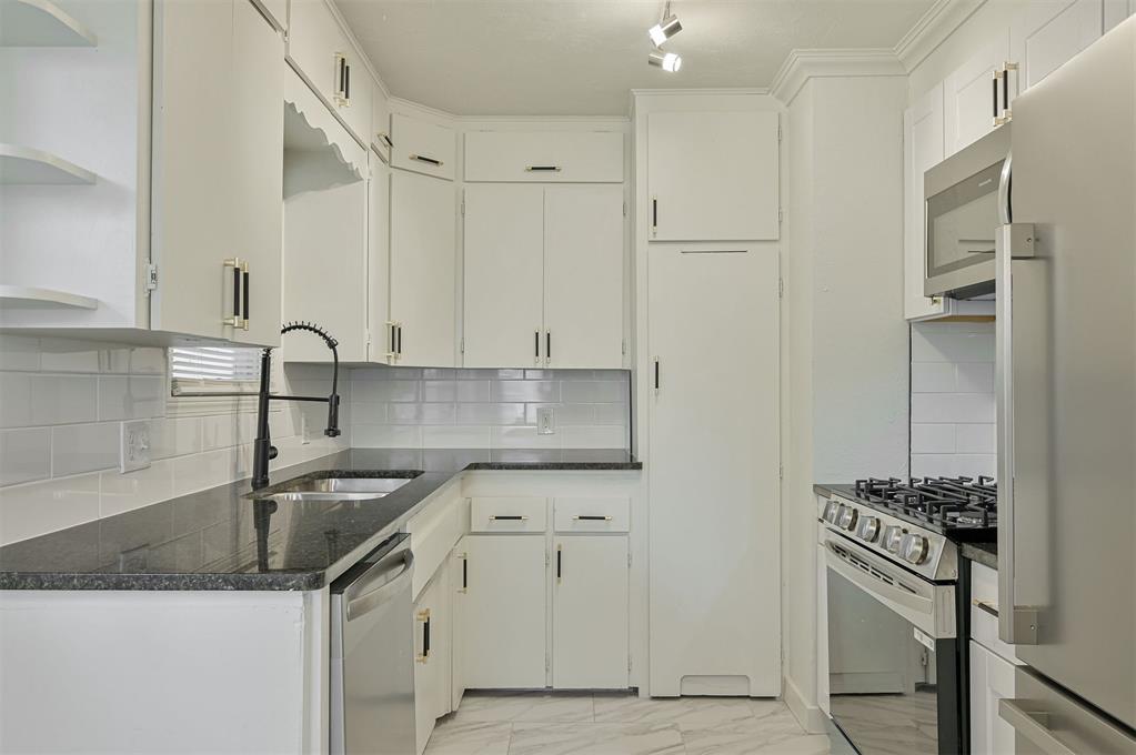 231 Russell Drive Property Photo 11