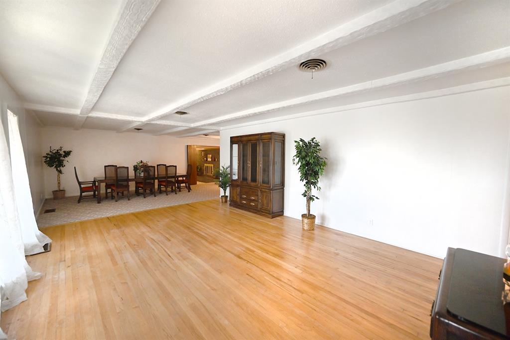 17 Hillcrest Street Property Photo 2