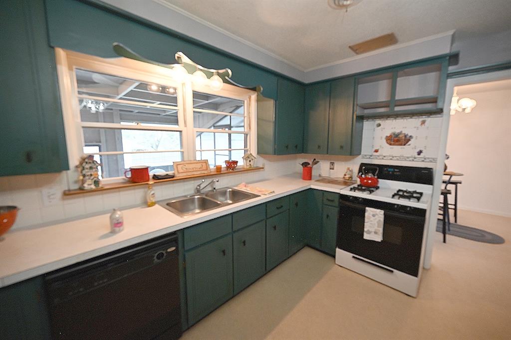 17 Hillcrest Street Property Photo 7
