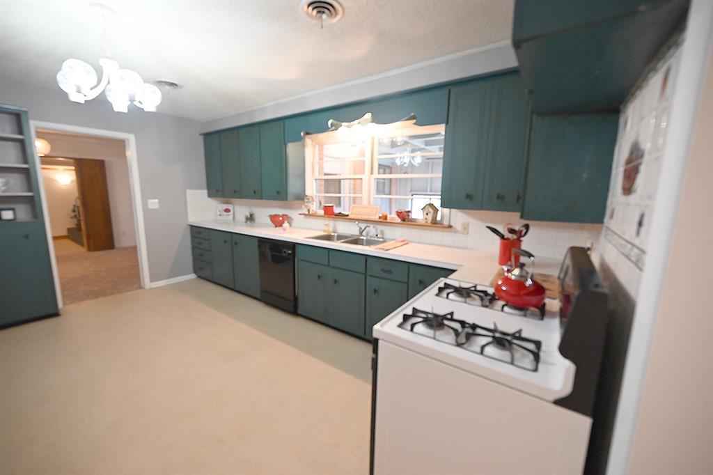 17 Hillcrest Street Property Photo 8