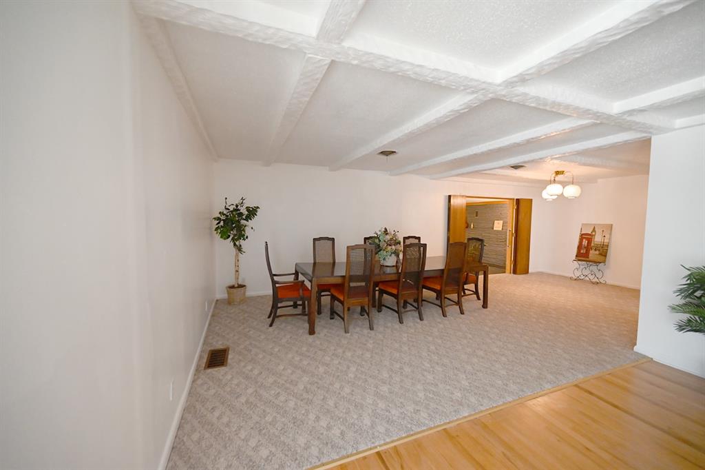 17 Hillcrest Street Property Photo 11