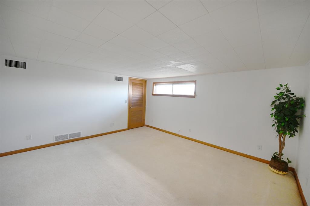 17 Hillcrest Street Property Photo 16
