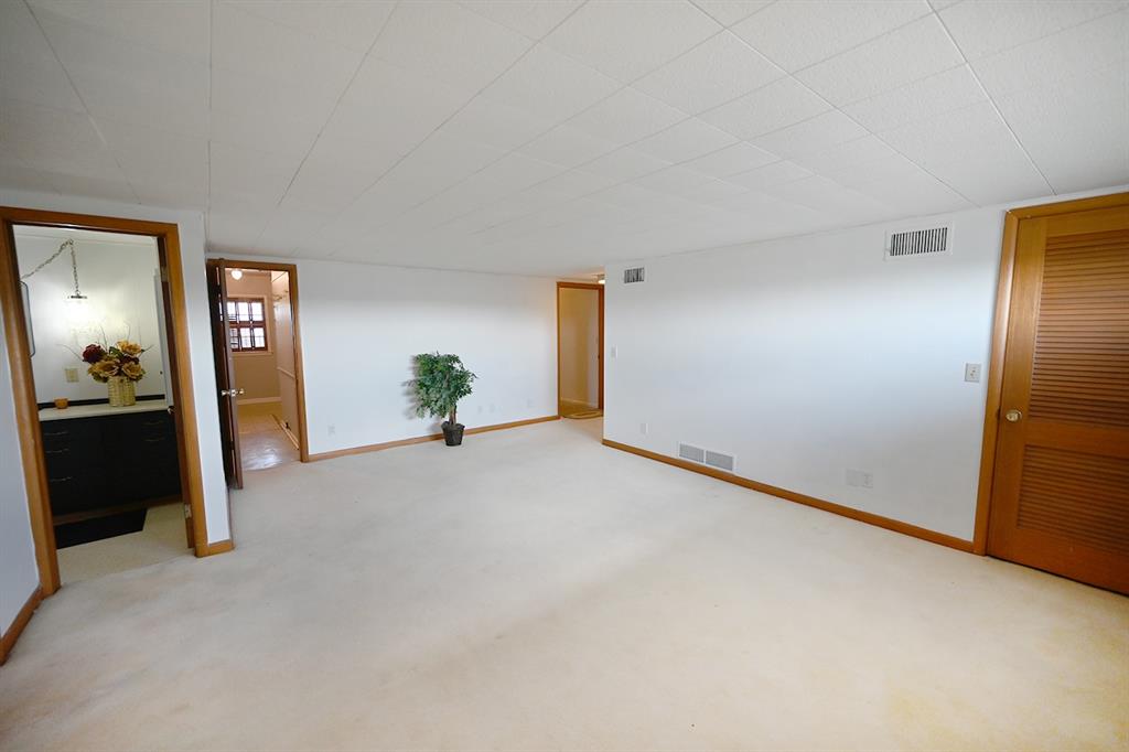 17 Hillcrest Street Property Photo 17