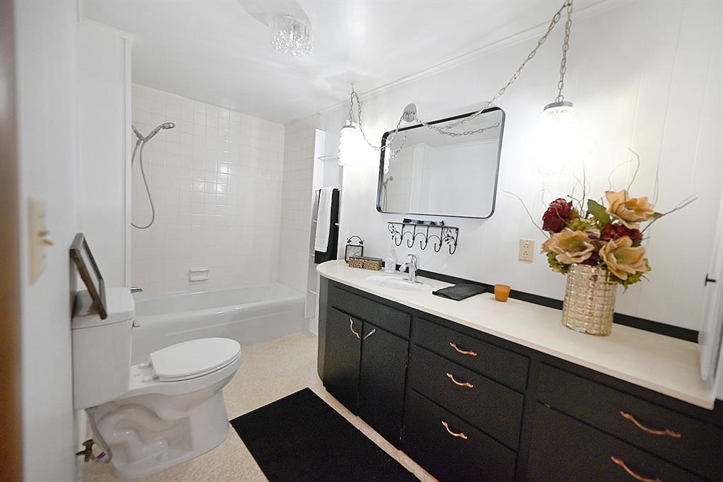 17 Hillcrest Street Property Photo 18