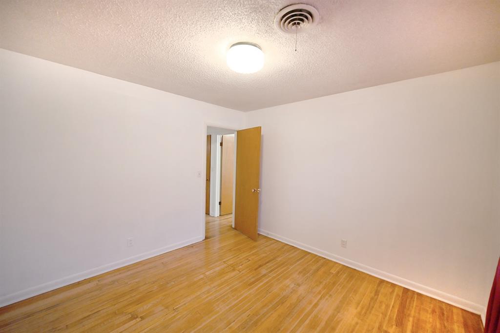 17 Hillcrest Street Property Photo 23