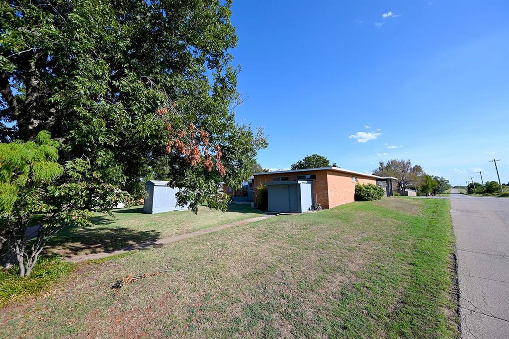 17 Hillcrest Street Property Photo 35
