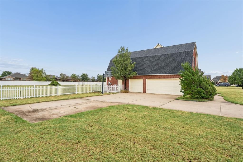 2513 Nw 177th Street Property Photo 44