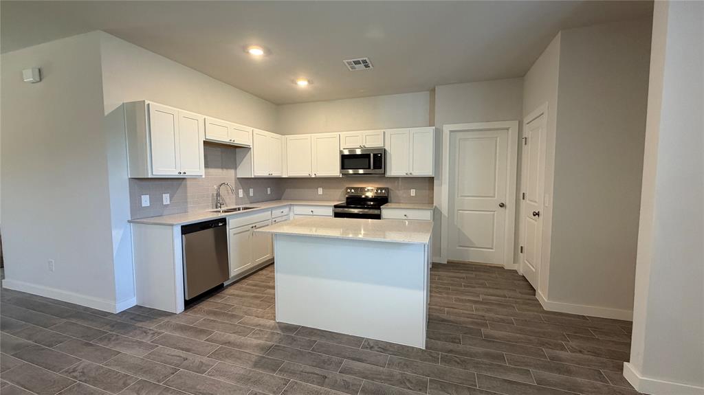 17630 Blackhawk Court Property Photo 3