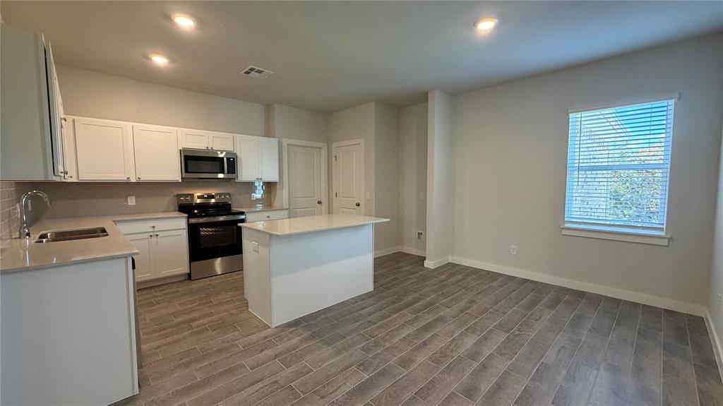 17630 Blackhawk Court Property Photo 4