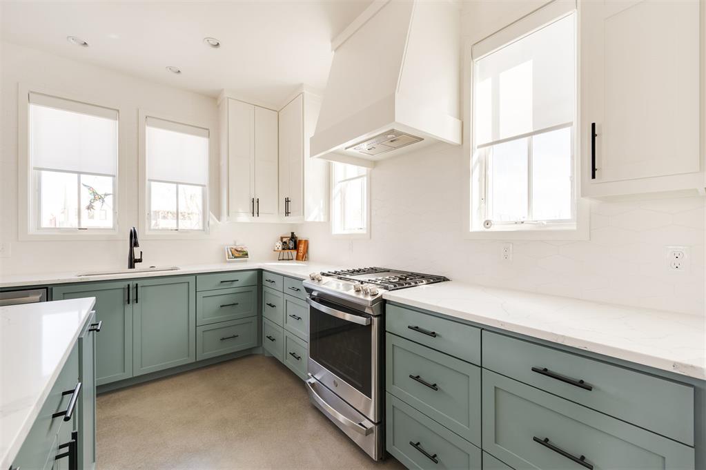 1725 Oso Avenue Property Photo 18