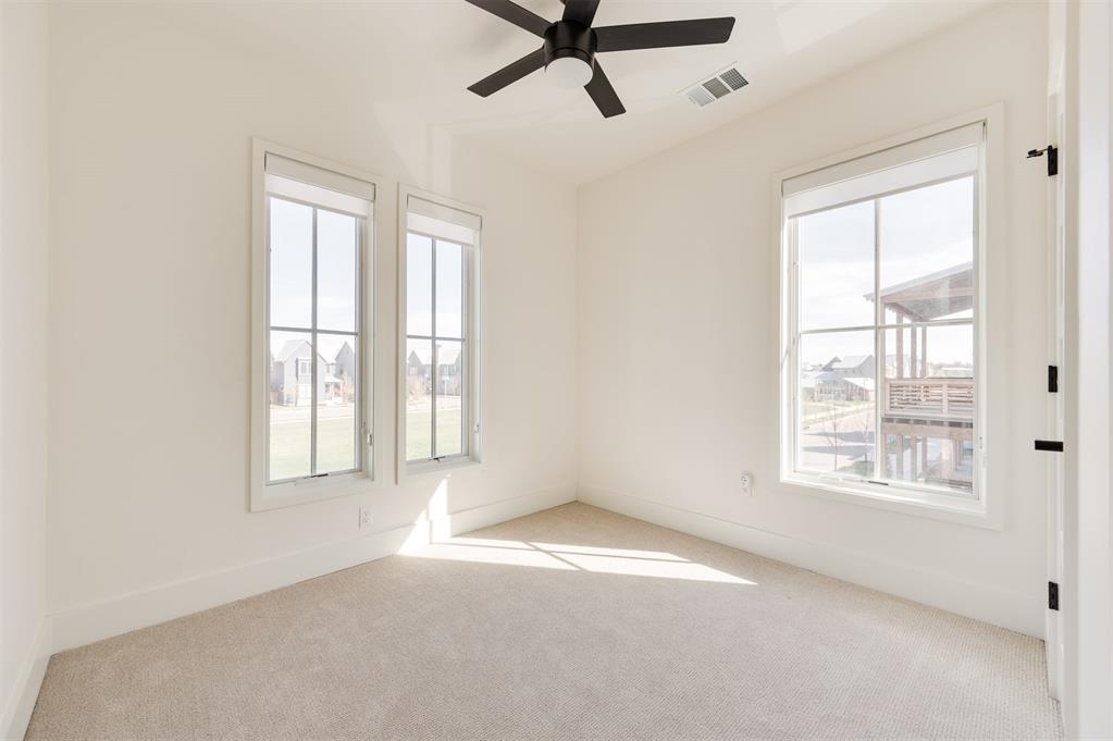 1725 Oso Avenue Property Photo 30