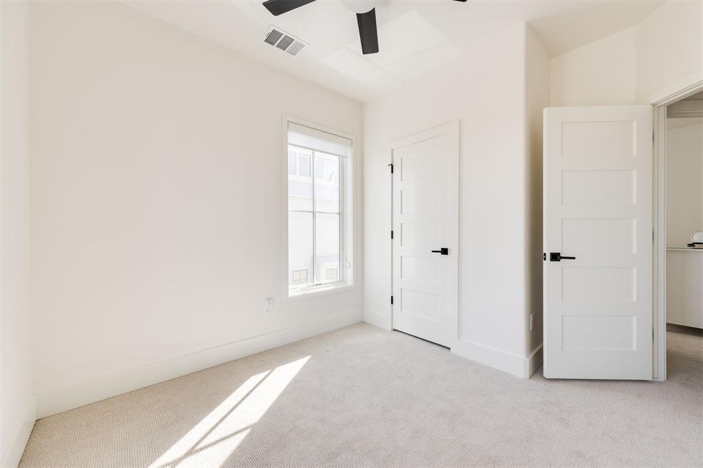 1725 Oso Avenue Property Photo 31