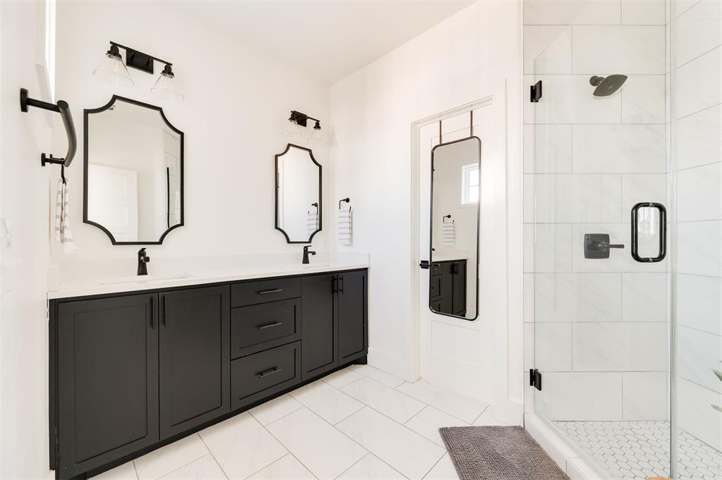 1725 Oso Avenue Property Photo 35