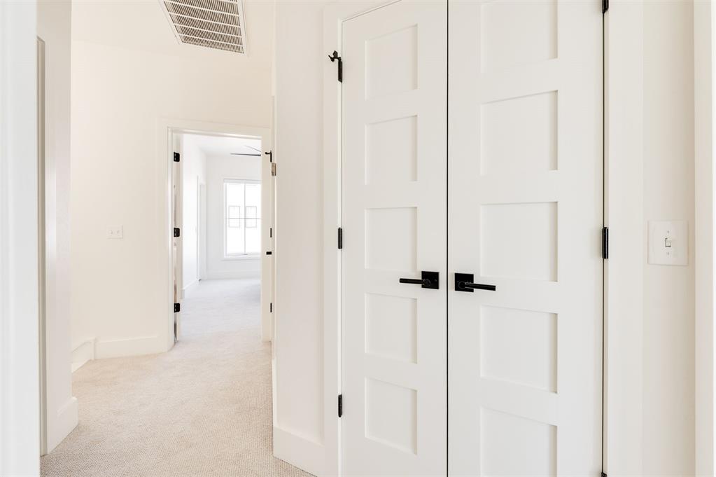 1725 Oso Avenue Property Photo 42