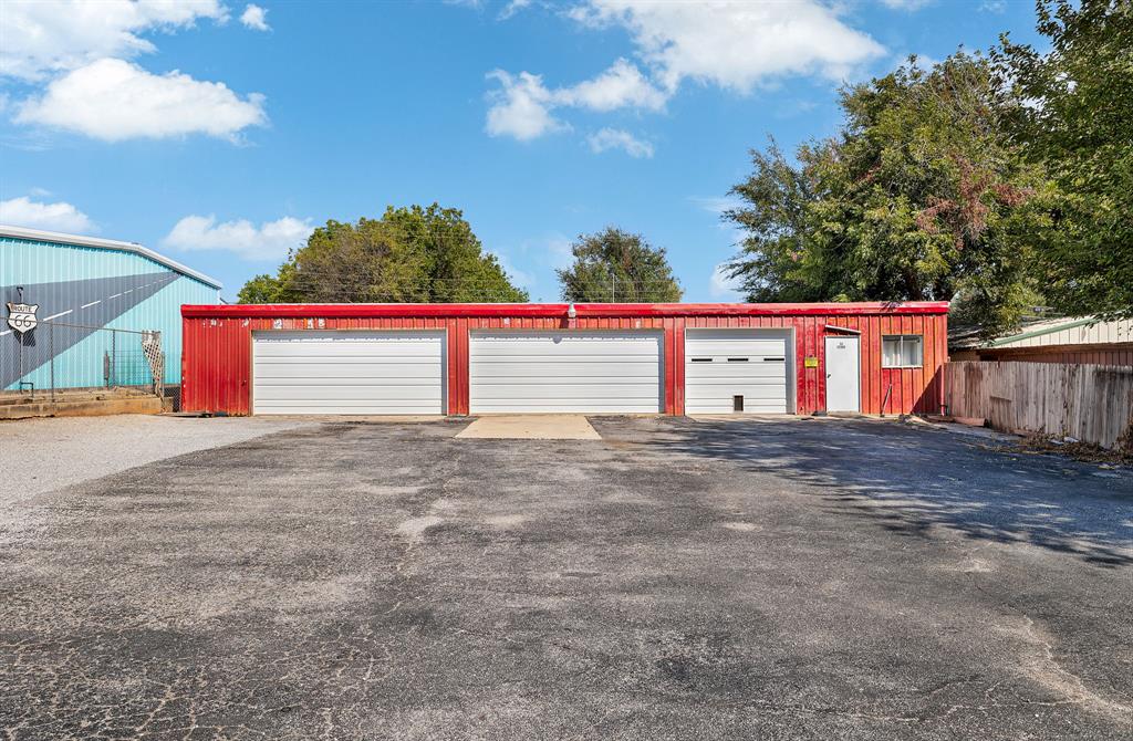 711 Cedar Avenue Property Photo 3