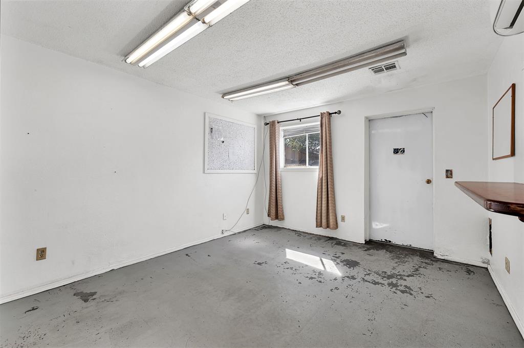 711 Cedar Avenue Property Photo 5