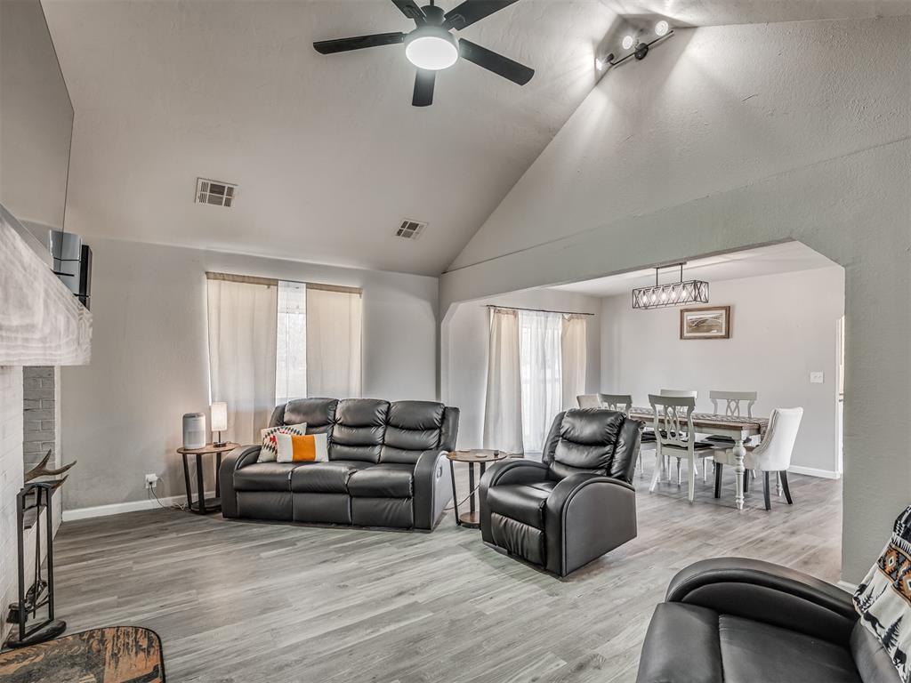 10828 Eastway Street Property Photo 4