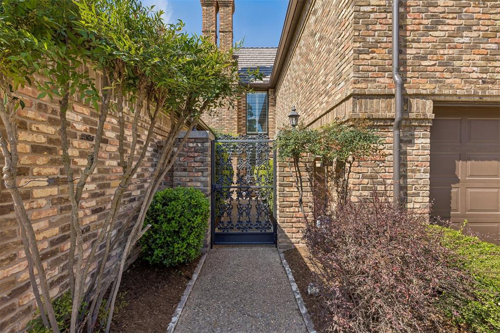 4 Windbrook Square Property Photo 3