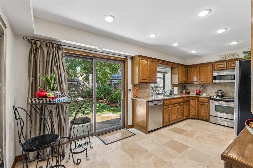 4 Windbrook Square Property Photo 11