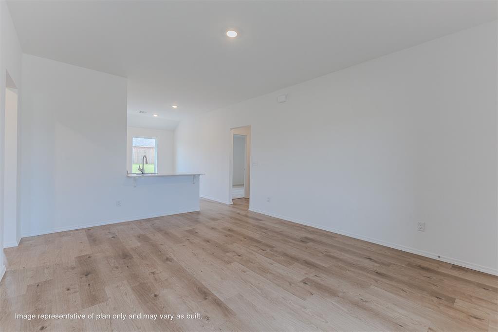 617 South Haven Drive Property Photo 2