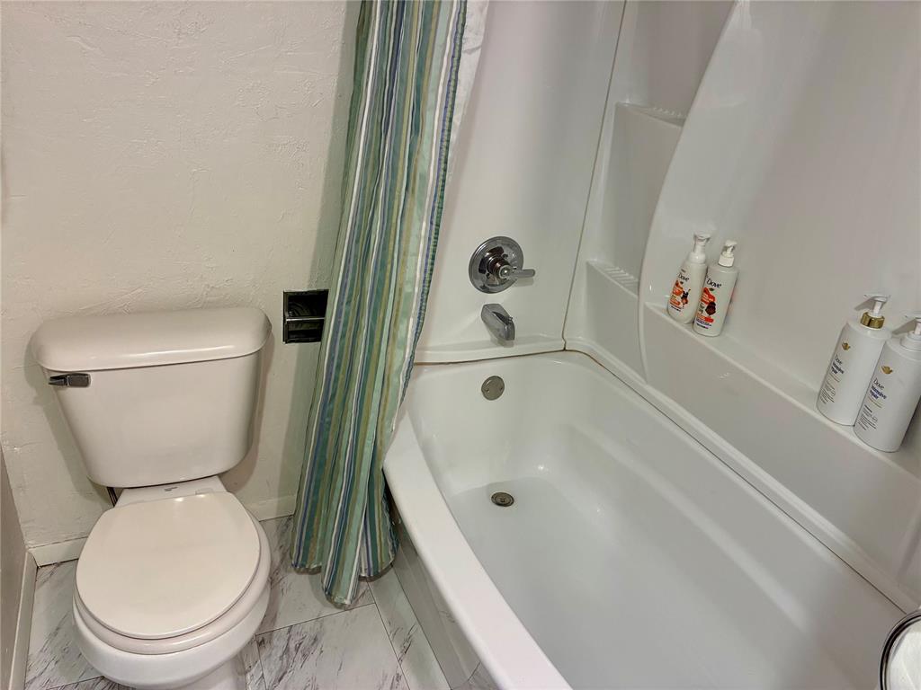 305 E Main Street Property Photo 15