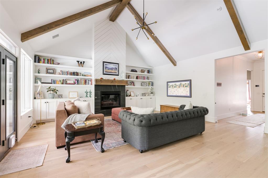 2401 Semillon Way Property Photo 10