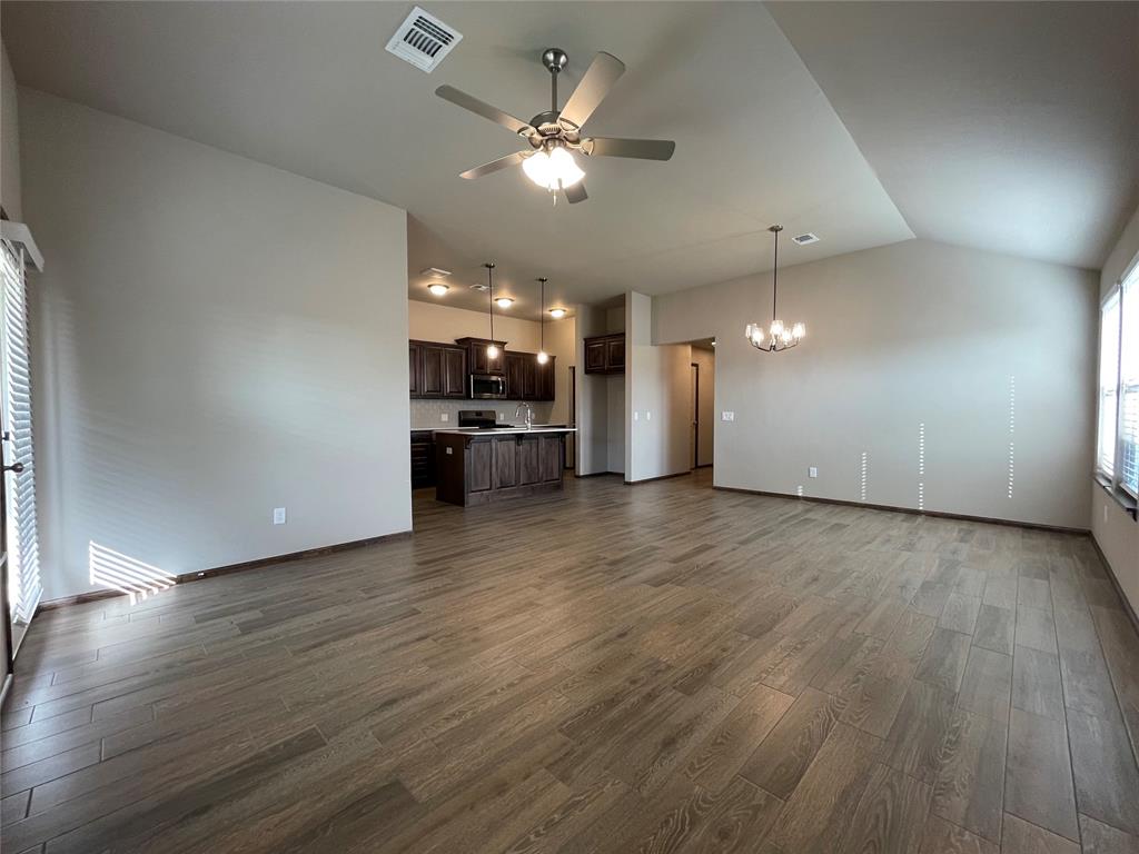 2033 Sara Vista Road Property Photo 2
