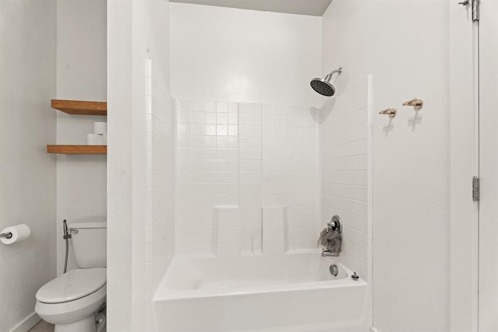 9053 Nw 143rd Street Property Photo 25