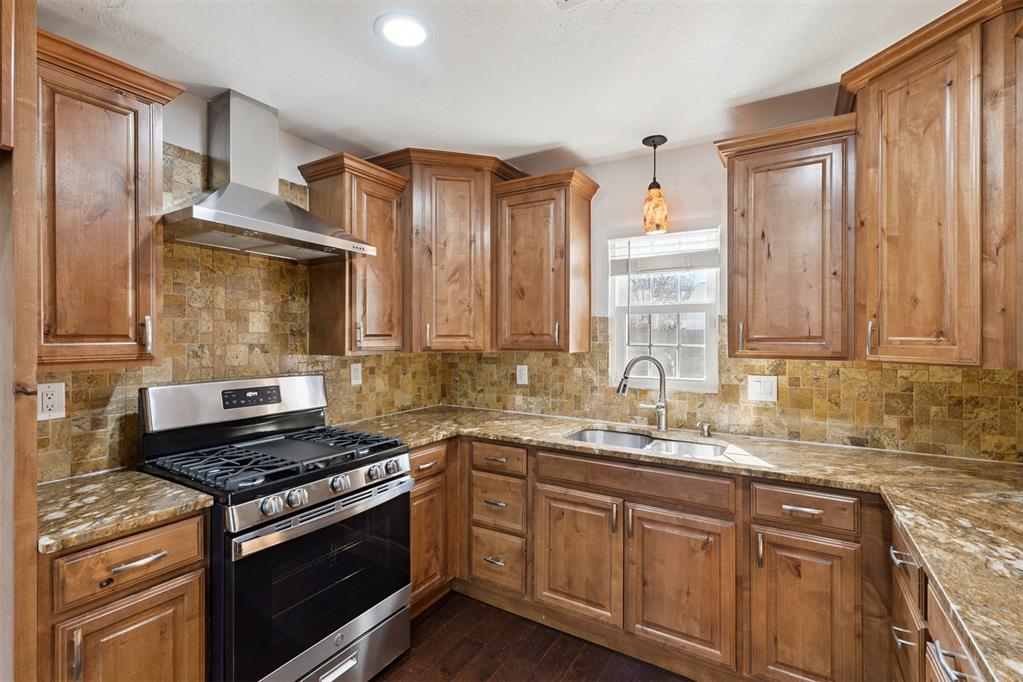 3228 Cashion Place Property Photo 3
