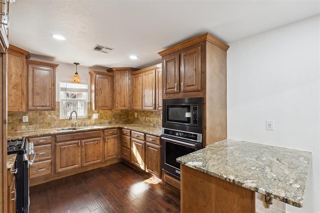 3228 Cashion Place Property Photo 4