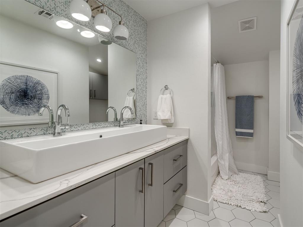 2909 N Oak Hollow Road Property Photo 32
