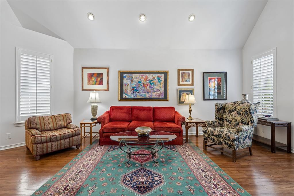 8618 N May Avenue 32b Property Photo 6