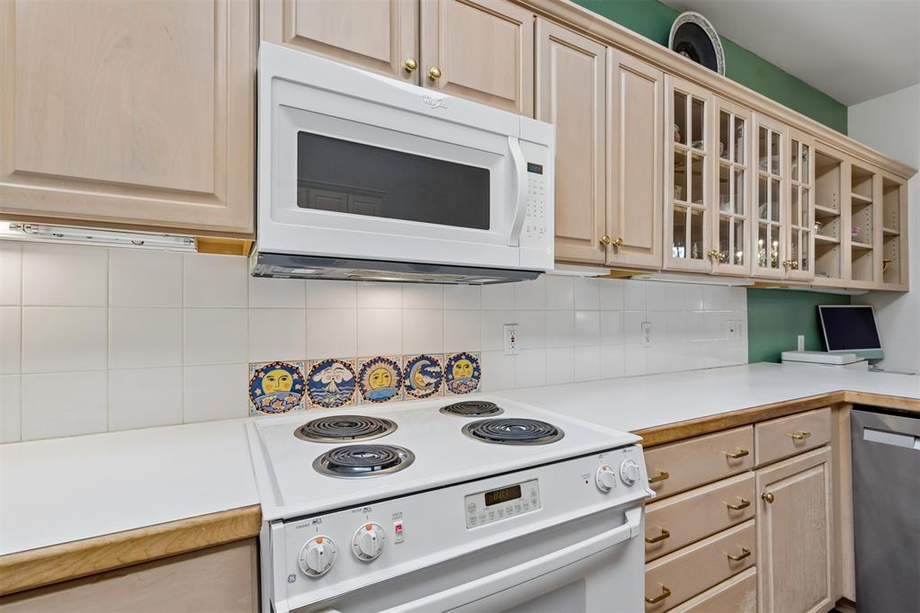 8618 N May Avenue 32b Property Photo 13
